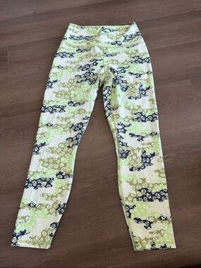 Fabletics Lime Green and Black Floral Camo Kids Leggings